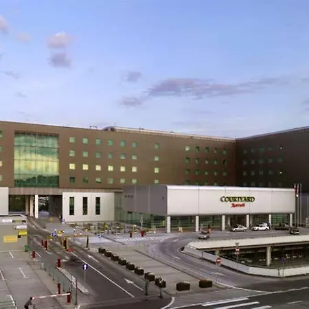 Courtyard By Marriott Airport Hotel 4*