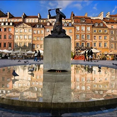 Rynek Starego Miasta 19 * Warsaw