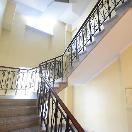 Elegant Promenade Apartment Warsaw