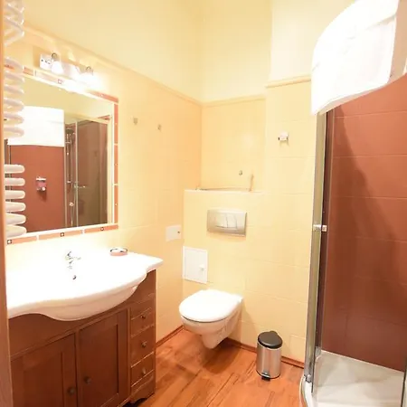 Elegant Old Town Ii Apartment *