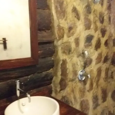 Ngari Hill & Hotel