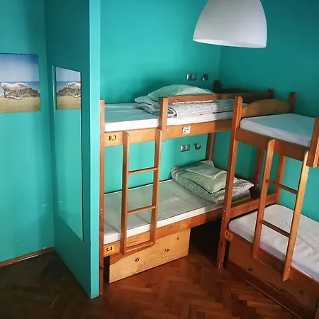 Hostel Helvetia Center And Old Town *