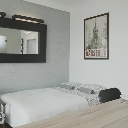 Bizzi Luxcenter View Apartment