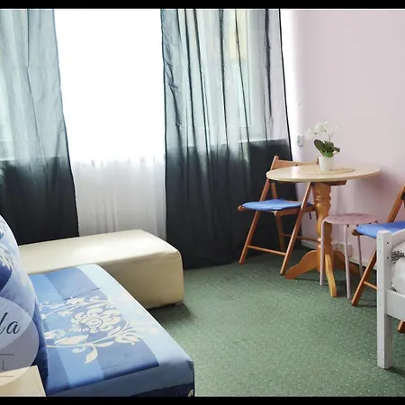Puffa Hostel *