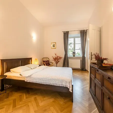 Unique Old Town Penthouse Apartment *