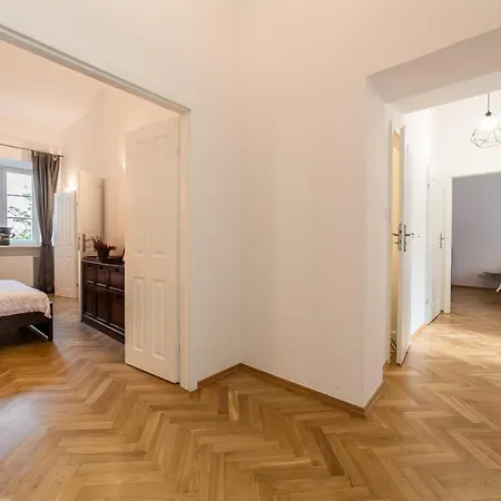 Unique Old Town Penthouse Apartment *