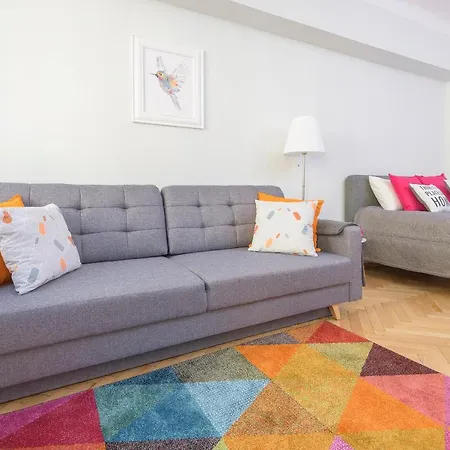 Apartment Bright And Modern In The Heart Of The Old And New Town