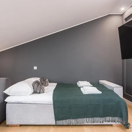 Rent Like Plac Mirowski 12 *