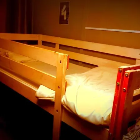 Nowogrodzka 31 Hostel *