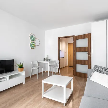 Rent Like - Jaktorowska 5 *