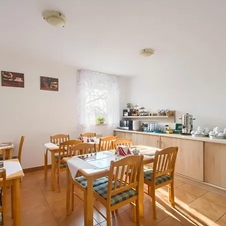 Bed & Breakfast Patra 3*