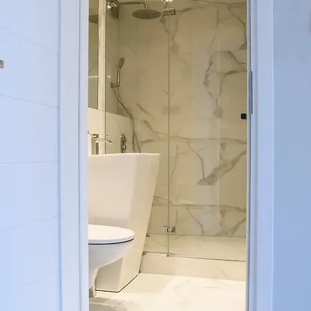 Apartment Rondo Onz Al. Jana Pawla Ii 26 *