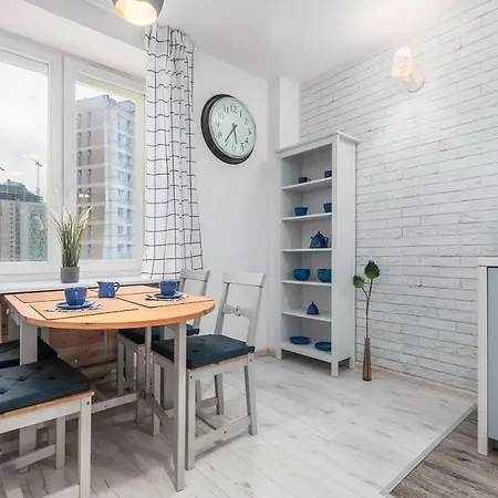 The View By Renters Apartament Warszawa