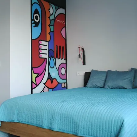 Apartment Wiejska 9 *