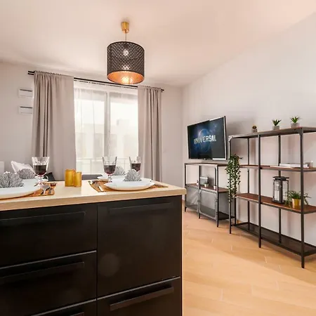 Jana Kazimierza 50 By Renters *