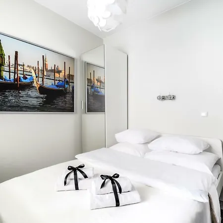 Apartament Night Siedmiogrodzka Warszawa