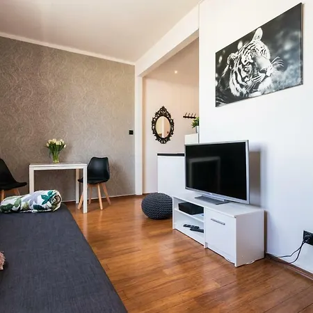 Korneysquare Centre Апартаменты