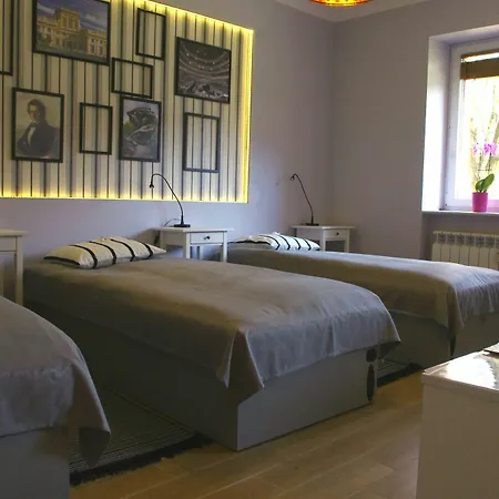 Studio Chopin Old Town Apartment