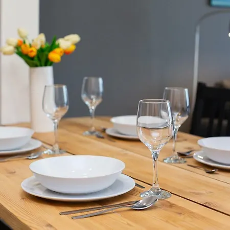 First By Renters Apartment *