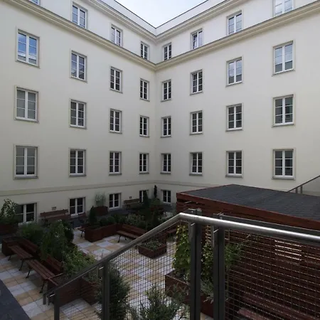Dom Pomocy Studentom * Варшава