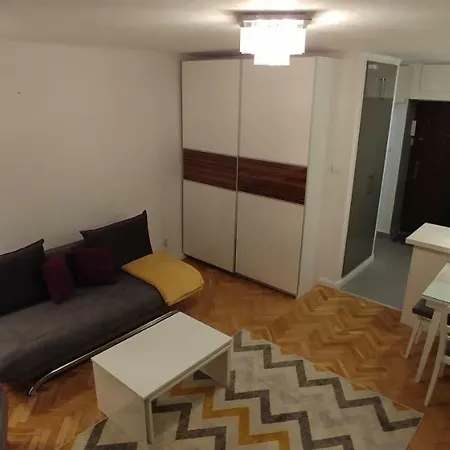 Ogrodowa Small Apartment *