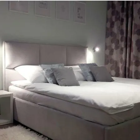 Apartment Mint And Berry Wilanow *