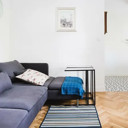 Oomph Warsaw Central Elegant Apartment