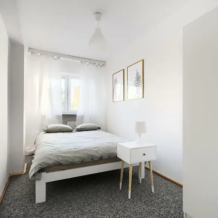 Chmielna Hammock Apartment Warsaw