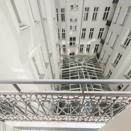 Shortstaypoland Noakowskiego Apartment