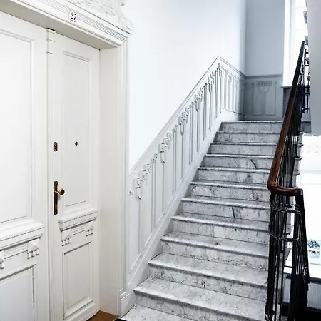 Hoza 50 With A Balcony In Close Center * Warszawa