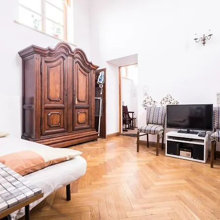 Rynek Starego Miasta Apartament *