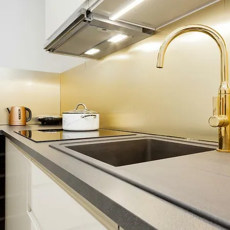 Aura Sky By Renters Apartment *