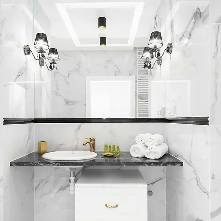Aura Sky By Renters Apartment Warsaw