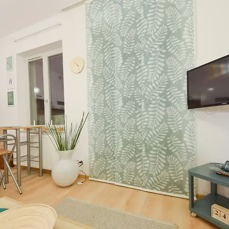 Shortstaypoland Srodkowa Apartment