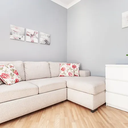 Little - Center Apartment