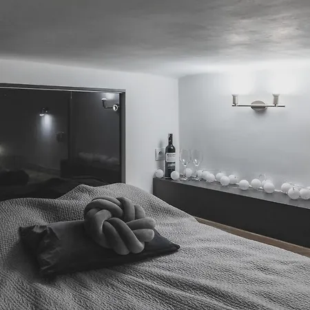 Sleepwithus Kopernika 28 Warszawa