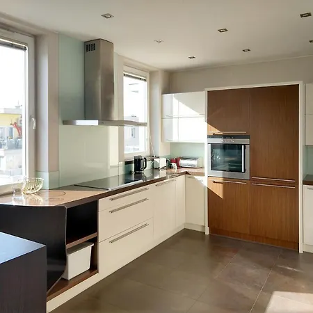 Vive Modern 3-bedroom Flat In Guarded Estate, Parking * Warsaw