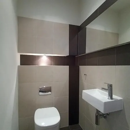 Vive Modern 3-bedroom Flat In Guarded Estate, Parking Warsaw