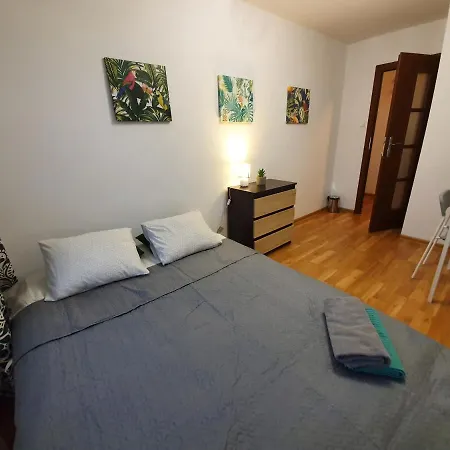 Apartment 4 Solidarnosci Warsaw