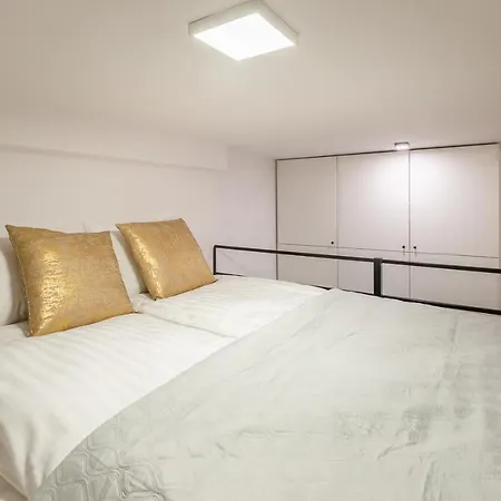 Rent Like - Targowa 36 * Warsaw