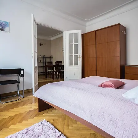 Apartment Elegant Royal Route Ii