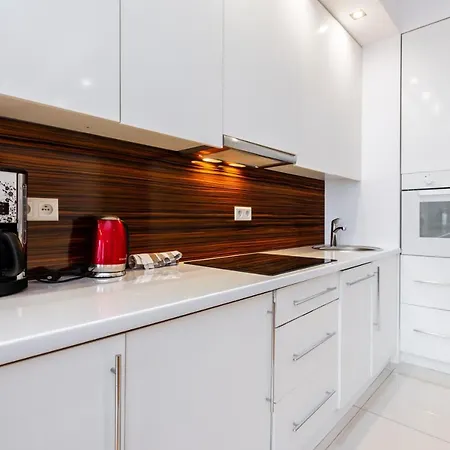 Hotel apartamentowy Green Wood Platinum Towers *