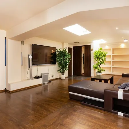 City Center By Renters Apartment *