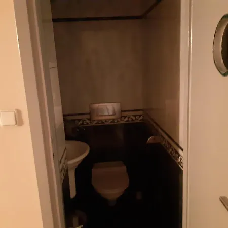 Just Central Rail Homestay