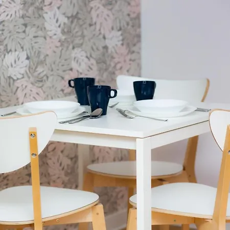 Apartment By Renters *