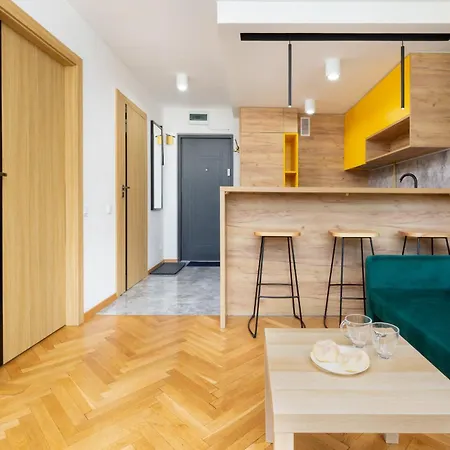 By Renters * Warsaw