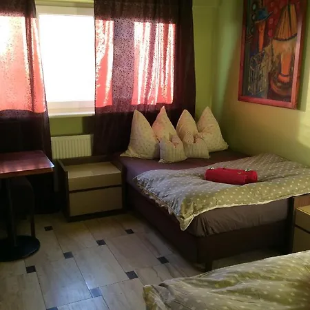 Mika Raclawicka 144 & Wislicka 3 - Adults Only Apartmán