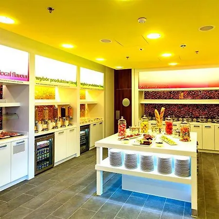 Hampton By Hilton Centre מלון ורשה