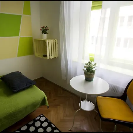 Hostel Emma *