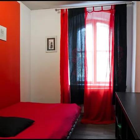 Hostel Emma *